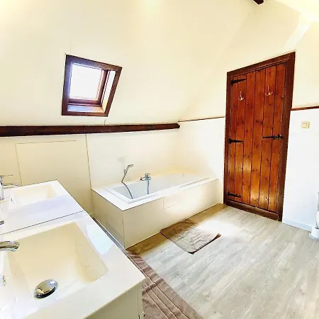 Spacious Holiday In Near Belgian Coast *