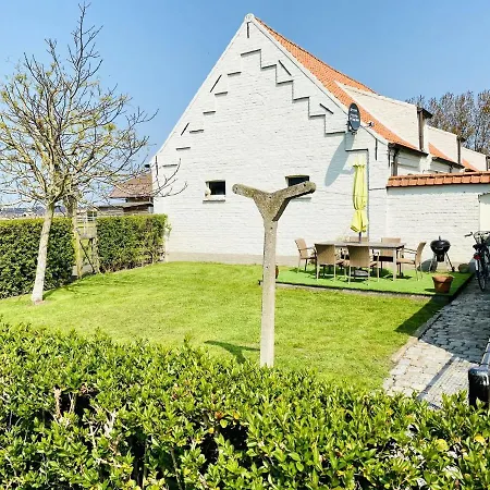 Spacious Holiday In Near Belgian Coast Feriehus Middelkerke