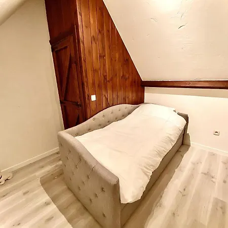 Spacious Holiday In Near Belgian Coast Feriehus