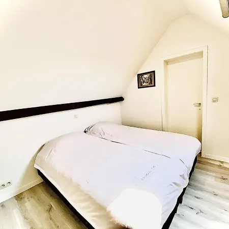 Spacious Holiday In Near Belgian Coast Feriehus *