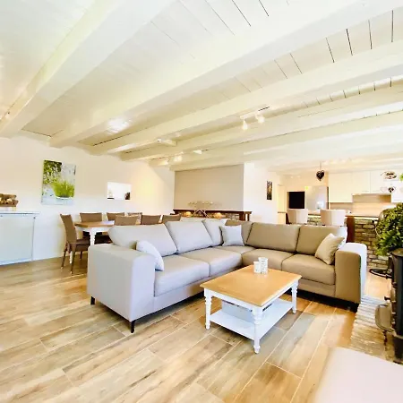 Spacious Holiday In Near Belgian Coast Feriehus